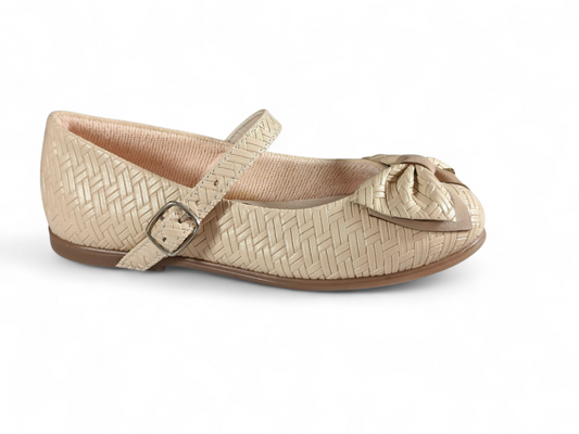 Baletas para Niña Textura Entrelazada con Moño Elegante Color Beige – Estilo Sofisticado Kido