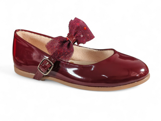 Baletas para Niña en Charol Brillante con Moño en Tul Color Vinotinto – Elegancia Sofisticada Kido