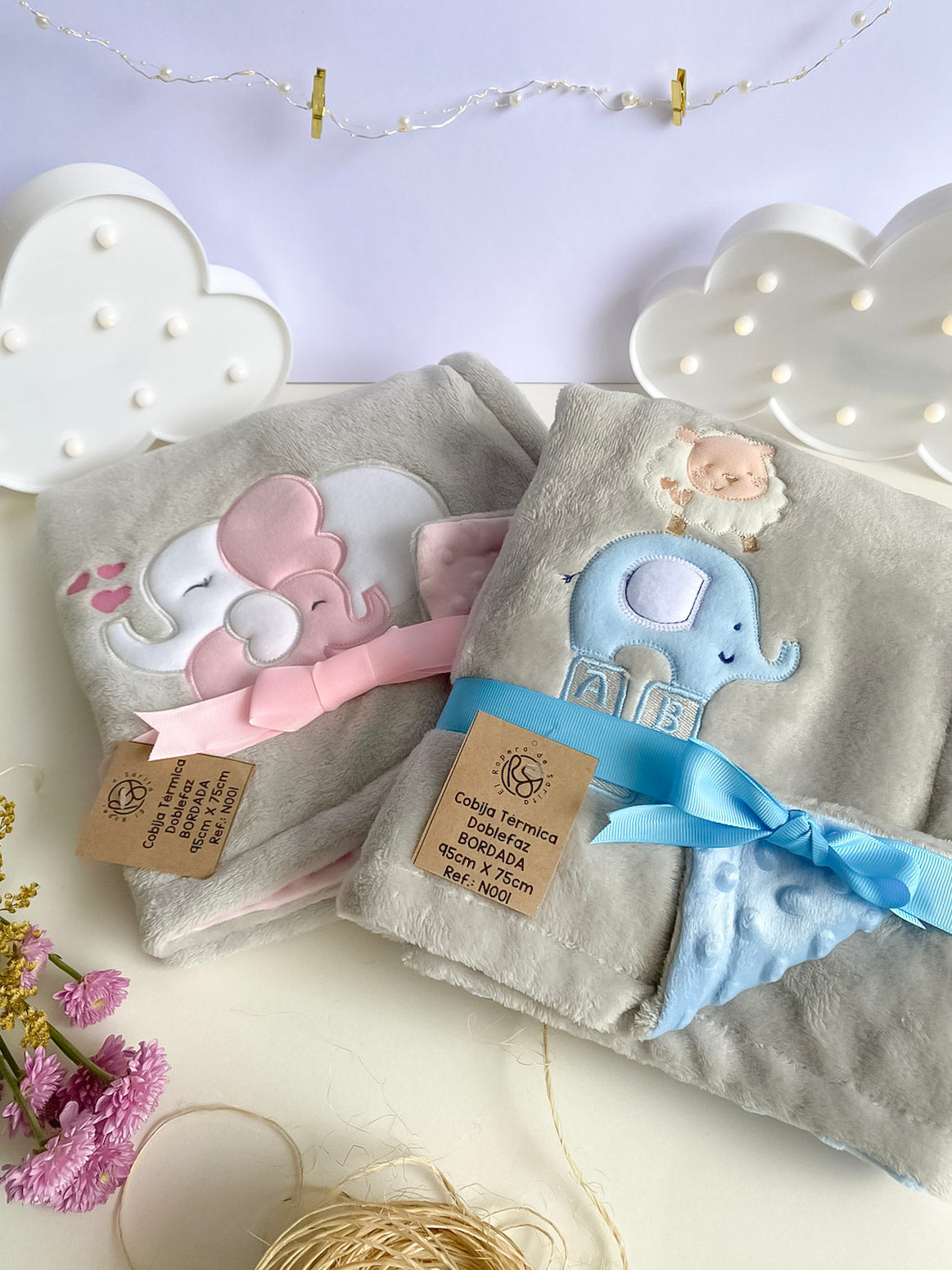 Abrazo Cálido Elephant Sky Blue - Cobija Térmica Bordada Doble Faz