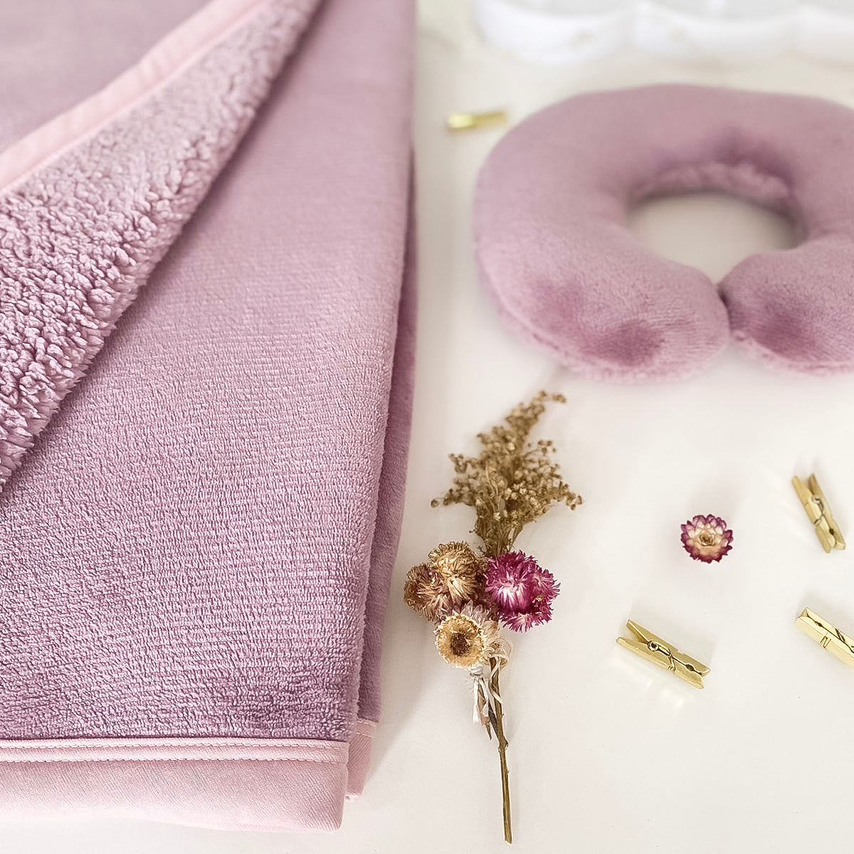 Nubecita Acolchadita Rosa - Cobija Doble Faz Hipoalergénica con Almohada